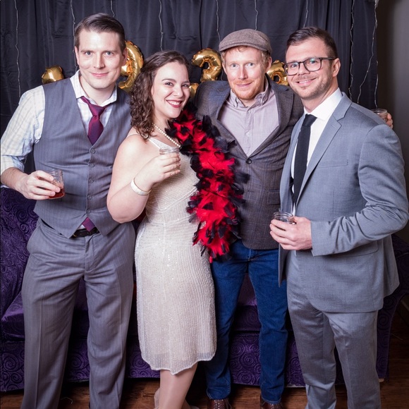 Meet your Posher, Allix - Picture 6 of 6